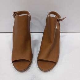 Ladies Brown Heels Size 8.5 alternative image