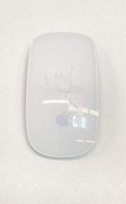 Apple Magic Wireless Mouse w/ Rechargable batteries image number 1