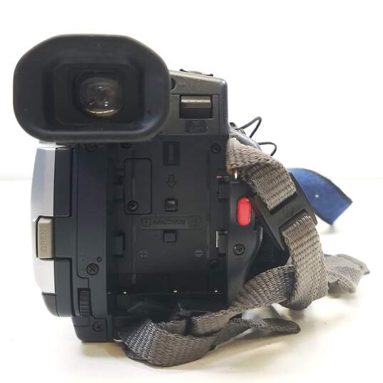 Sony Handycam DCR-TRV250 Digital8 Camcorder image number 4