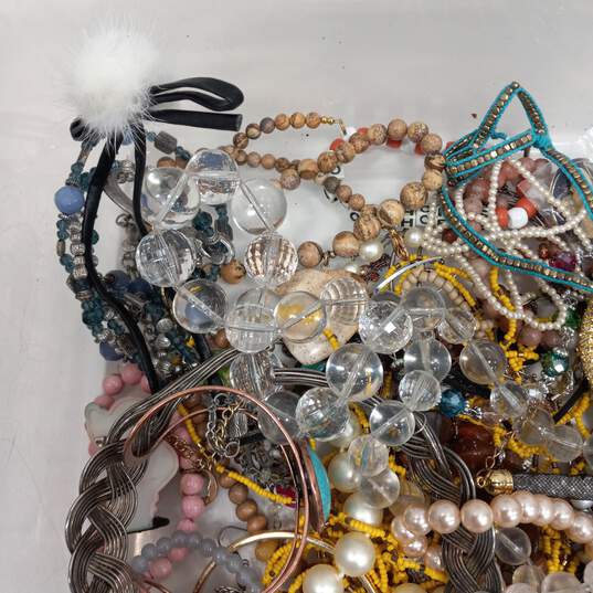 7.7lb Bulk of Mixed Variety Costume Jewelry image number 1