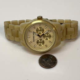 Designer Michael Kors Jet Set Horn 5039 Gold-Tone Round Analog Wristwatch alternative image