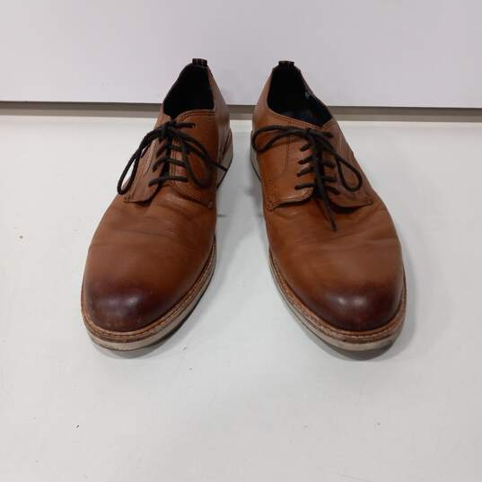 Men's Brown Leather Dress Shoes Size 10 image number 2