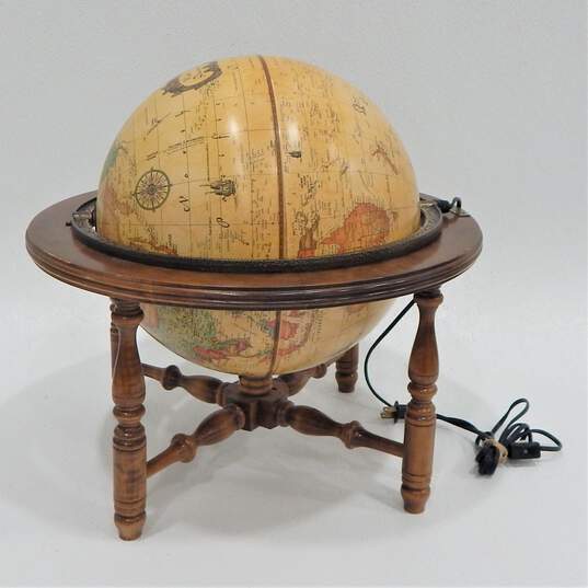 Vintage Illuminated World Globe Lamp With Wood Stand image number 1