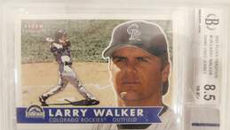2001 HOF Larry Walker Fleer Tradition Graded Beckett 8.5 w/ Game Used Jersey Swatch Colorado Rockies