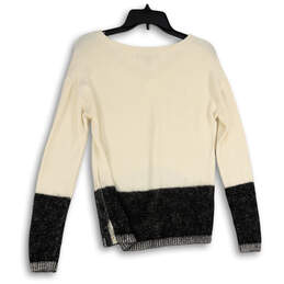 Womens White Gray V-Neck Long Sleeve Side Slit Pullover Sweater Size Small alternative image
