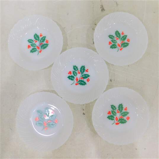 Vintage Termocrisa Crisa Christmas Holly Berry Milk Glass Coupe Soup Bowls Set of 5 image number 1