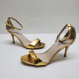 WOMEN'S STEVE MADDEN 'SILLLY' GOLD PATENT LEATHER HEELS SIZE 9M