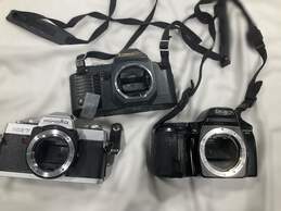 3 Film cameras alternative image