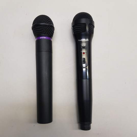 Bundle of 2 Assorted Microphones image number 1