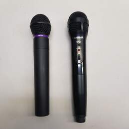 Bundle of 2 Assorted Microphones