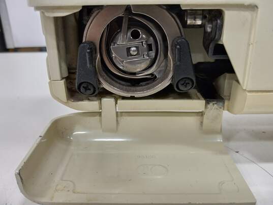 Kenmore Portable Sewing Machine image number 5