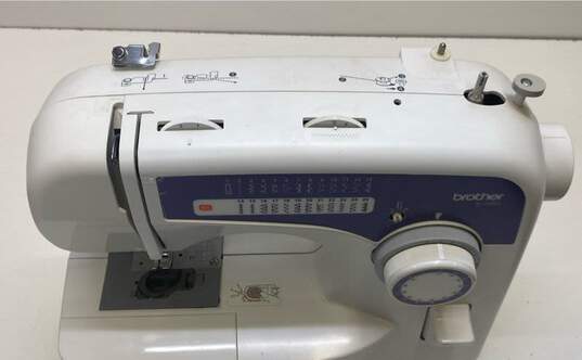 Brother Sewing Machine XL-2600i image number 5