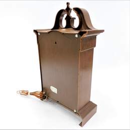 Vintage MCM Spartus Faux Wood Electric Self Starting Pendulum Mantel Shelf Clock alternative image