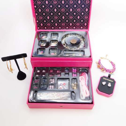 Juicy Couture Glamour Jewelry Box Kit w/Bracelet & Earrings 1.1lbs image number 3