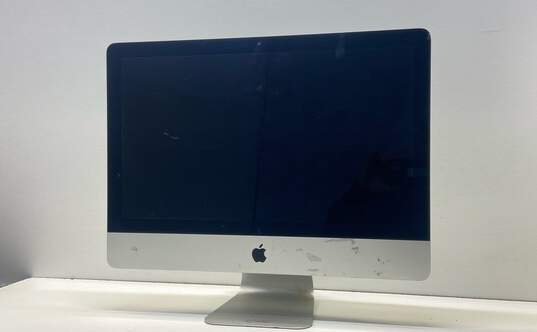 Apple iMac All-in-One 21.5" OS Mojave 1.4 GHz Intel Core i5 500GB 8GB RAM image number 1
