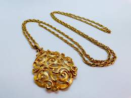 Vintage Crown Trifari Gold Tone Scrolled Pendant Necklace 67.0g
