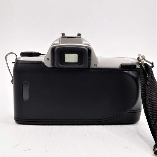 Nikon N65 35mm SLR Film Camera w/ Quantaray 70-300mm f/4-5.6 D LDO Macro Lens image number 4