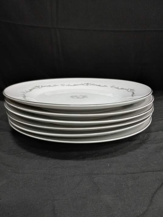 Set of 6 Signature Collection Petite Bouquet Dinner Plates image number 1
