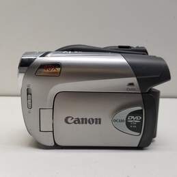 Canon DC330 DVD Camcorder with Accessories alternative image