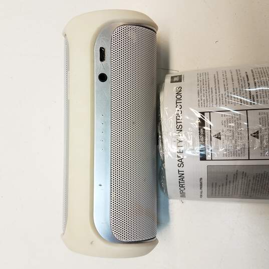 JBL Flip 2 Speaker White with Case image number 2
