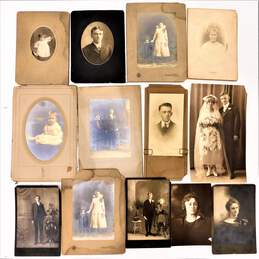 Lot Of Antique Black & White Photographs Cabinet Cards Photos Family Portraits alternative image