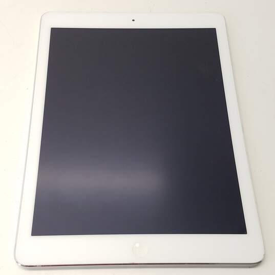 Apple iPad Air (1st Generation) - LOCKED - Lot of 2 image number 2