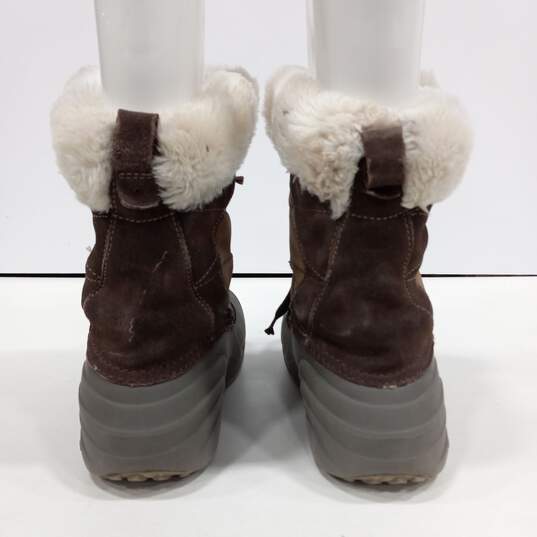 Women's Columbia Brown Faux Fur Boots Size 9 image number 2