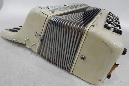 VNTG Noble Brand Juniorette Model 41 Key/120 Button Piano Accordion (Parts and Repair) image number 6