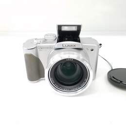 Panasonic Lumix DMC-FZ3 3MP Digital Camera [No Flash]