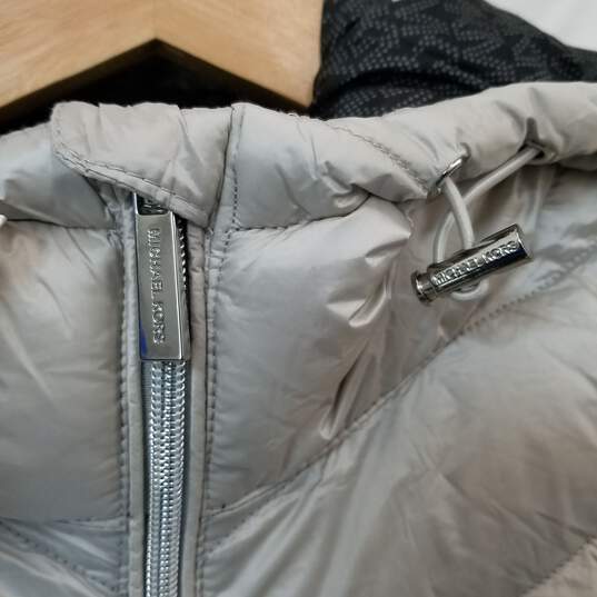 Michael Kors Gray Packable Down Fill Puffer Jacket Women's Size S - NWT image number 3