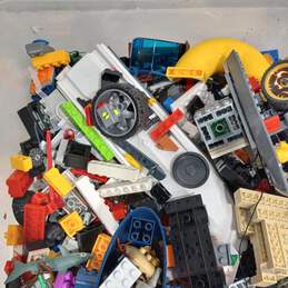 9.7lbs. of Assorted LEGO Building Bricks