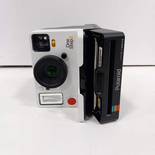 Polaroid OneStep2 I-Type 600 Instant Camera image number 2