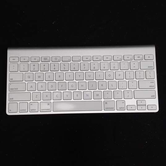 Apple Wireless Keyboard Model A1314 - IOB image number 3