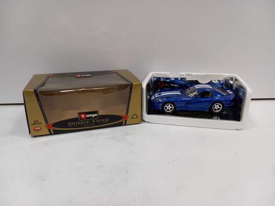 Burago Gold Collection Dodge Viper GTS Coupé 1996 1/18 image number 1