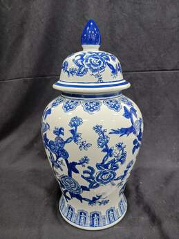 Blue/White Ceramic Glazed Chinoiserie Outdoor Ginger Jar with Lid alternative image