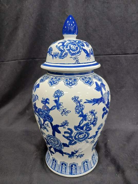 Blue/White Ceramic Glazed Chinoiserie Outdoor Ginger Jar with Lid image number 2