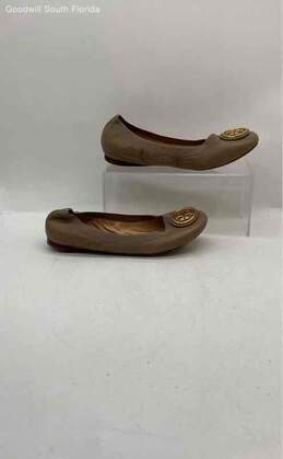 Tory Burch Womens Beige Flat Shoes Size 6 alternative image