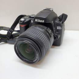 Nikon D40 6.1MP Digital SLR Camera w/ 18-55mm f3.5-5.6G II Zoom Lens
