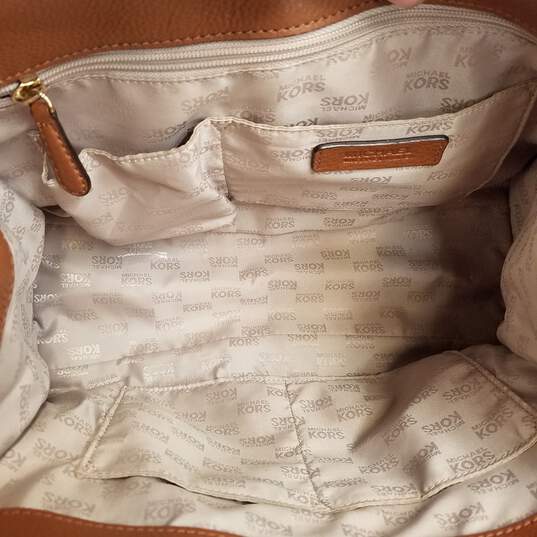 Michael Kors Leather Hudson Shoulder Bag Tan image number 5