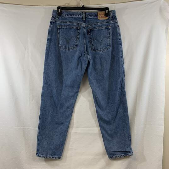 Women's Medium Wash Levi's 550 Relaxed Tapered Jeans, Sz. 16 image number 2