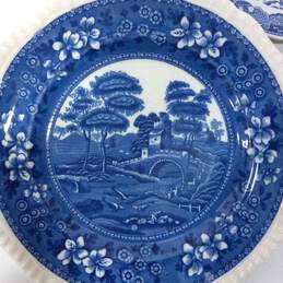 Bundle of 3 Assorted Spode Blue Willow Plates alternative image