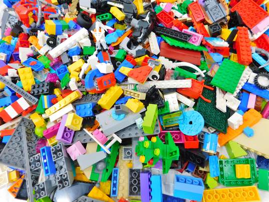 11.2 LBS Mixed LEGO Bulk Box image number 1