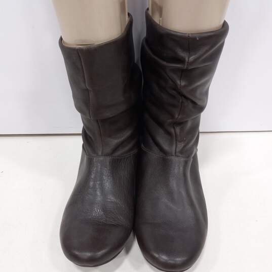 Women Brown Leather Pull On Round Toe Mid Calf Slouch Boot Size 5.5 image number 1