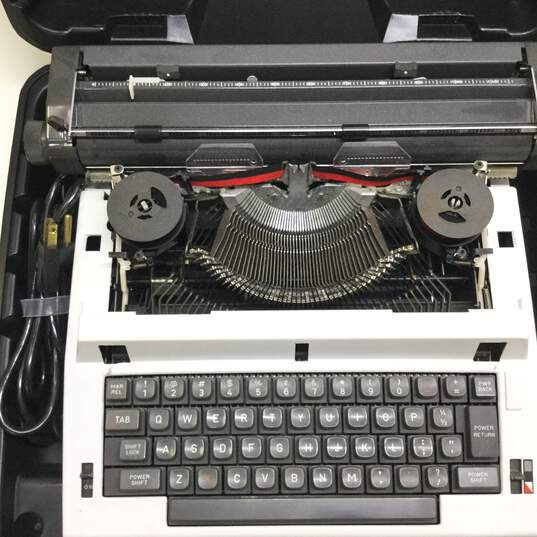 Olympia Electric Typewriter image number 3