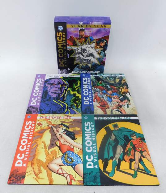 DC Comics: A Visual History Hardcover Box Set 2017 image number 1
