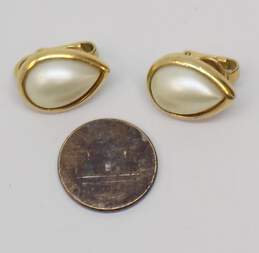 Vintage Crown Trifari Faux Pearl & Gold Tone Clip-On Earrings 8.0g alternative image