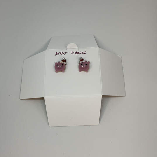 IOB Designer Betsey Johnson Pearl Rhinestone Piggy Stud Earrings With Box image number 3