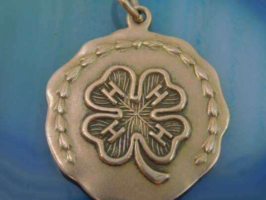 Vintage 10k Yellow Gold Four Leaf Clover Baby Beef Club Etched Charm 6.5g image number 1