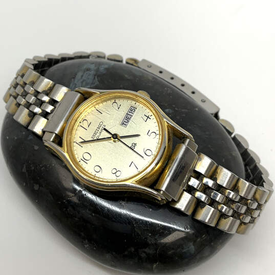 Designer Seiko 3Y03-0049 Stainless Steel Analog Dial Quartz Wristwatch image number 1