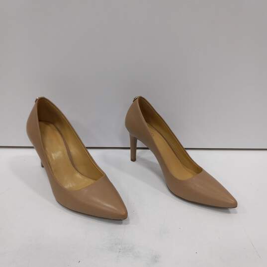 Michael Kors Beige Leather Pump Heels Size 8.5 image number 3